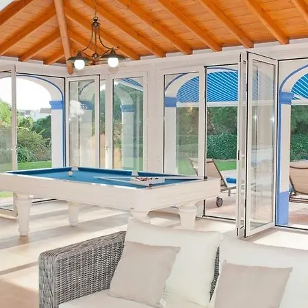 Olhos De Agua Sleeps 10 Pool Air Con Wifi Villa