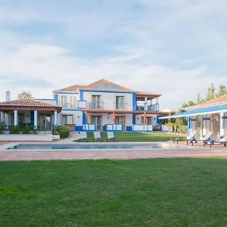 Villa Olhos De Agua Sleeps 10 Pool Air Con Wifi *